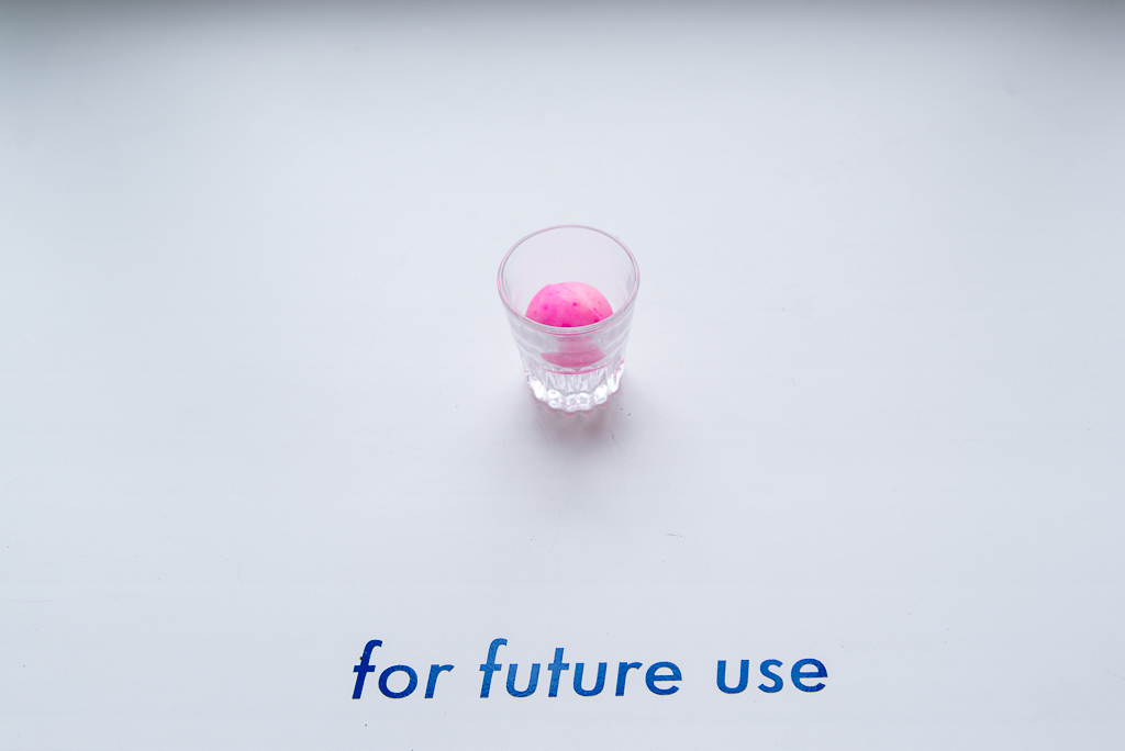 樟脑球（为未来使用）Mothball: for future use 王懿泉 Wang Yiquan 特定空间装置 Site specific installation 2015 *摄影：九口走召 Photo by 9mouth